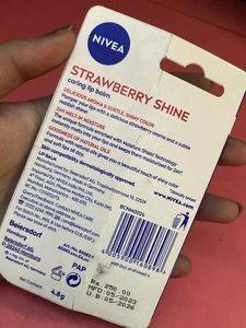 NIVEA Strawberry Shine Lip Balm