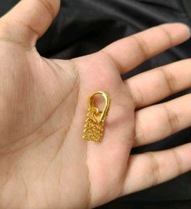 Elegant Gold Filigree Earrings