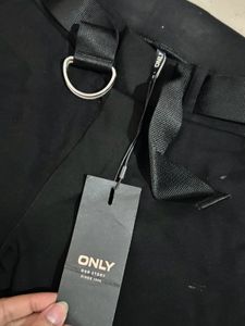 vero Moda Stylish Black Belted Trousers