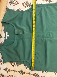 New Green Top Size S