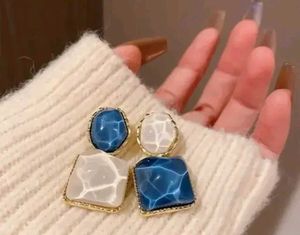 Stylish Blue &amp; White Earrings