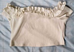 BOGO 🎁 Buy One Get 1 Free🎁H&amp;M Ruffle Top