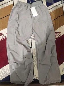 Grey Cargo Pants - Trendy &amp; Comfy