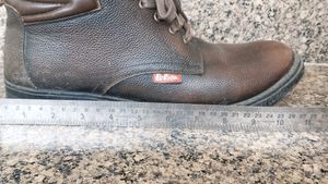 Lee Cooper Neck Boots