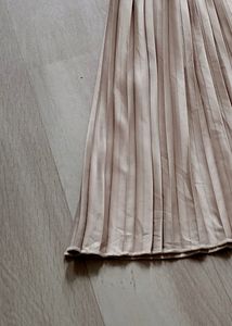 Uniqlo Pleated Skirt