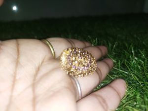 &#34;Stunning Women&#39;s Ring: Symbol of Elegance and Emp