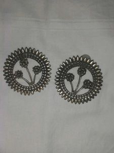 Set Of 2 Oxidized Earrings