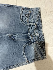 Straight fit jean 28 Waist