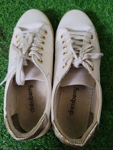 Dressberry Sneakers