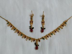 It's a jwellery Set With Earrings