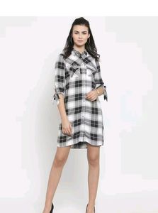 Latin Quarters White Checks Dress