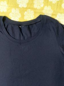 Black Round Neck Tshirt