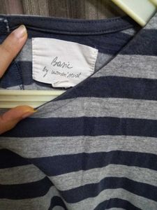 Striped Women&#39;s Top