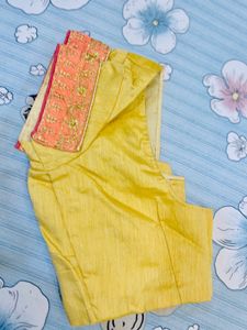 Pitch Colour In Saree , Golden Thread Work , Heavy Border With Blouse