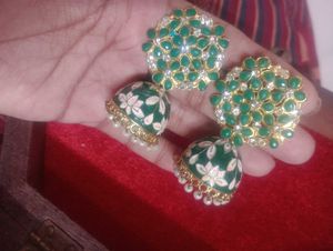 It's Eating In Green Colour
