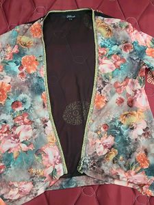 Globus Floral Shrug