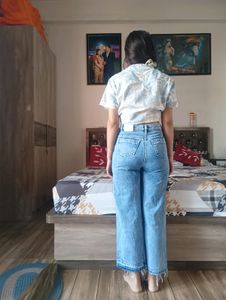 Trendy High Rise Distress Straight Leg Jeans