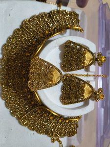 Necklace &amp; Earring Set