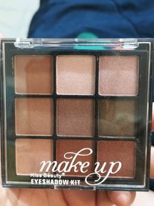 Kiss Beauty Eyeshadow Kit