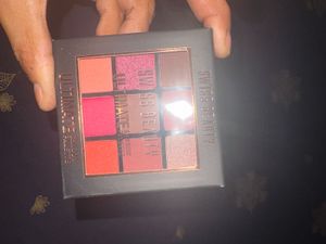 Swiss Beauty Ultimate Eyeshadow Palette