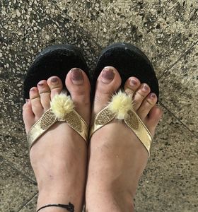 Silver Cat Black &amp; Gold  Pom Slippe