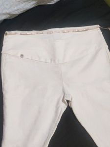 white high waist strechable jeans