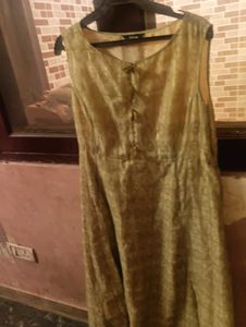Aesthetic Kurta With Chiffon Work
