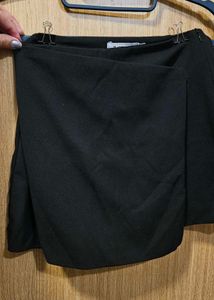 Chic Black Skort