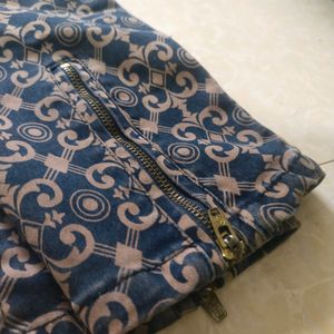 Women&#39;s Floral Denim In Good Condition