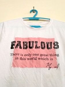 Women&#39;s White Round Neck  Tshirt