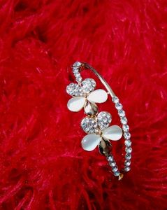 Anti-Tarnish AD Flower Bracelet