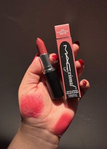 Mac Maximal Matte Lipstick:-666 Sweet Deal