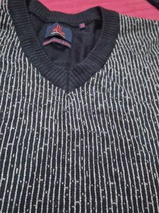 Men&#39;s Long Sleeve V-Neck Sweater