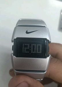 brand new nike watch (digital)