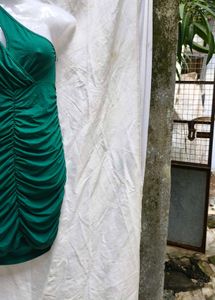I. Emerald Green One-Shoulder Dress
