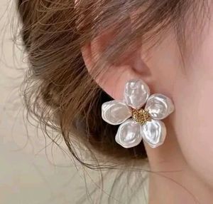 Pearl Flower Earrings