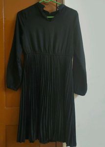 Elegant Black Pleated Dress