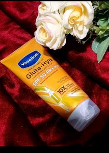 Vaseline Gluta-Hya SPF 50