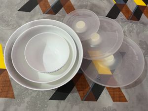 Set of 3 bowls with lids