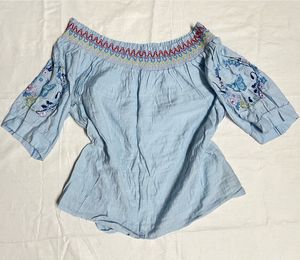 Off-Shoulder Embroidered Top💙💙