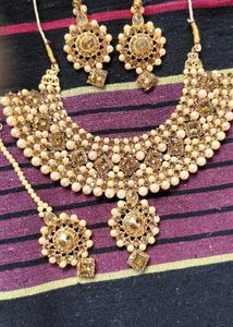 Pearl & Stone Jewelry Set
