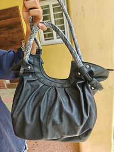 Chic Black Handbag