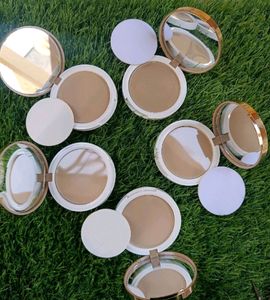 Myglamm Super Serum Compact