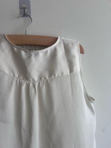 H&amp;M Off White Top - S