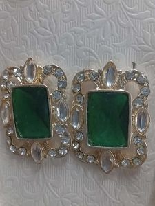Partyware Designer Rani Haar  Stone Base Set