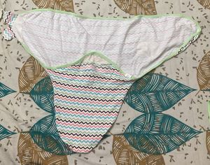 Babyhug Stick On Wrapping Blanket (pack Of 2)