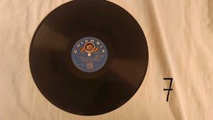 🎶 Vintage Vinyl Records