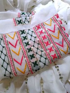 White Colour ki Saree