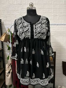 Short Chikankari Kurti