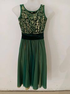 BEAUTIFUL GREEN LACE DRESS